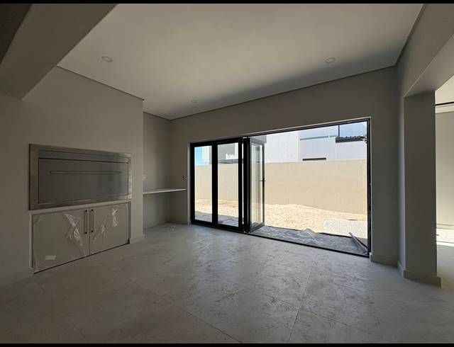 4 BEDROOM HOUSE FOR SALE IN SANDOWN